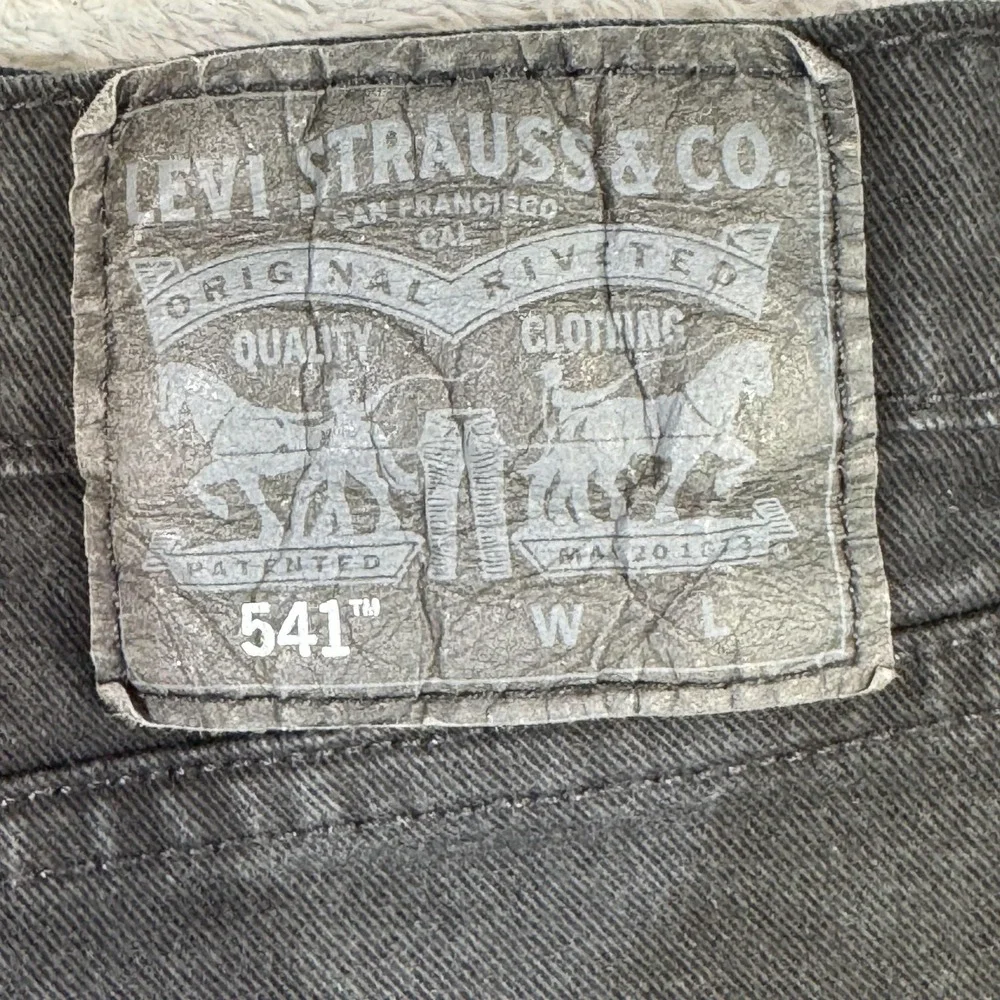 Levis 541 Jeans Mens 42x32 Black Athletic Fit Tapered Stretch Denim